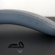 Imagen para el artículo titulado Si todos los auriculares te hacen daño, ¿has probado a colgarte unos altavoces al cuello?